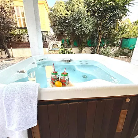 Onyx - Cozy 2br - Walk To فيلة Meneou