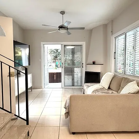 Onyx - Cozy 2br - Walk To