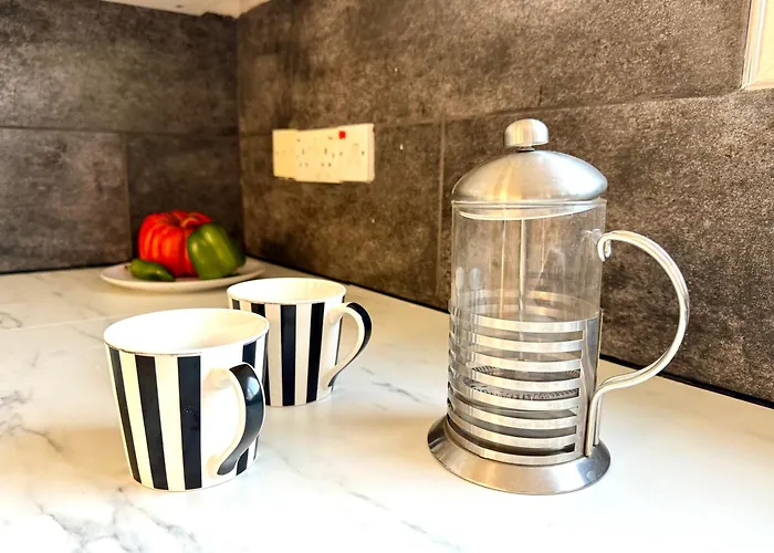 Onyx - Cozy 2br - Walk To