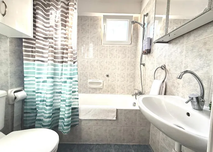 Onyx - Cozy 2br - Walk To ヴィラ Meneou