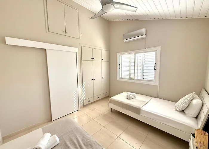 Onyx - Cozy 2br - Walk To * Meneou