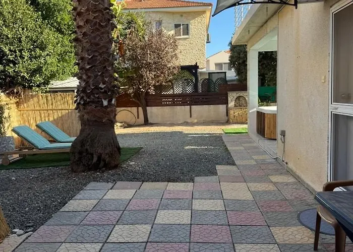 Onyx - Cozy 2br - Walk To ヴィラ Meneou