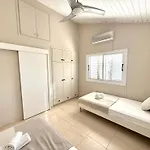 Onyx - Cozy 2br - Walk To * Meneou