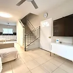 فيلة Onyx - Cozy 2br - Walk To Meneou