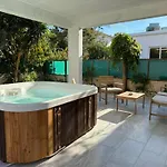 Onyx - Cozy 2br - Walk To فيلة