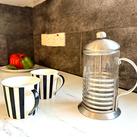 Onyx - Cozy 2br - Walk To