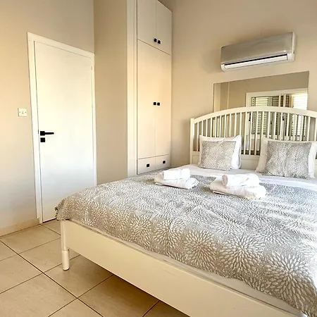 Villa Onyx - Cozy 2br - Walk To *