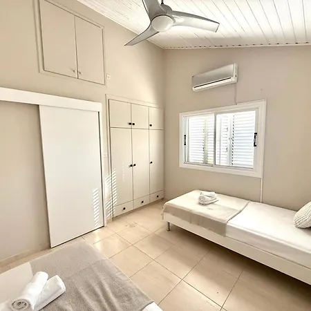 Onyx - Cozy 2br - Walk To * Meneou