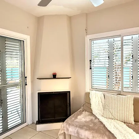 Onyx - Cozy 2br - Walk To Villa *