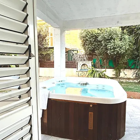 Onyx - Cozy 2br - Walk To Villa *