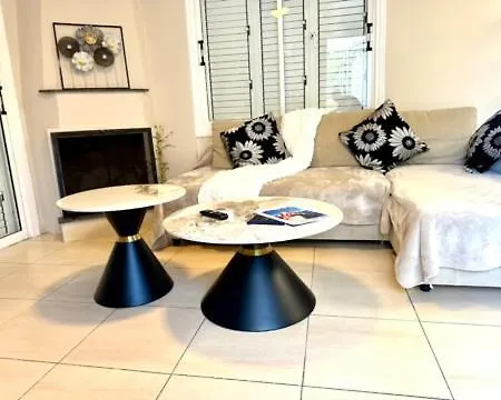 Onyx - Cozy 2br - Walk To