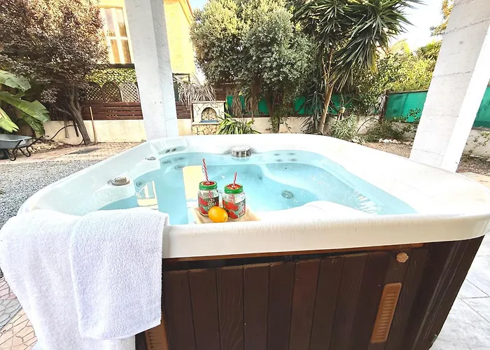 Onyx - Cozy 2br - Walk To Vila Meneou