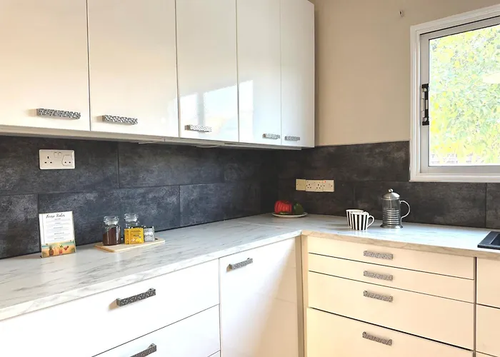 Vila Onyx - Cozy 2br - Walk To Meneou