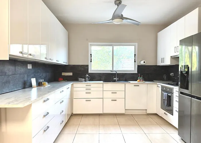 Vila Onyx - Cozy 2br - Walk To Meneou