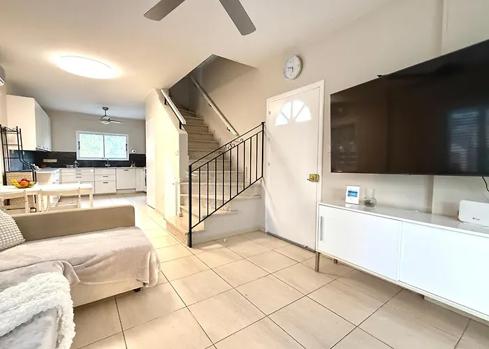 Vila Onyx - Cozy 2br - Walk To Meneou