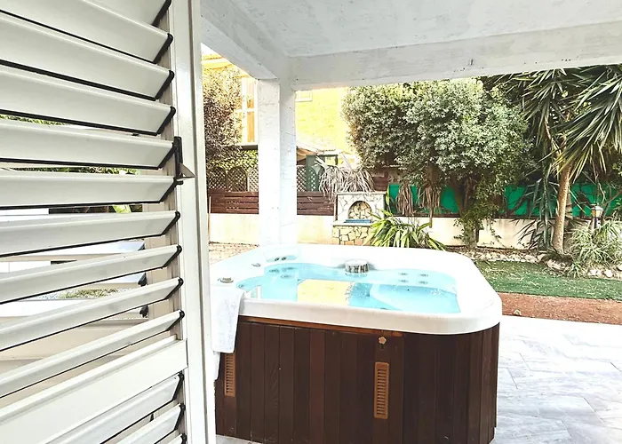 Onyx - Cozy 2br - Walk To Villa *