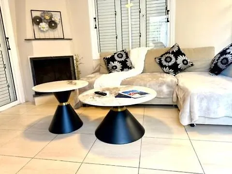 Onyx - Cozy 2br - Walk To